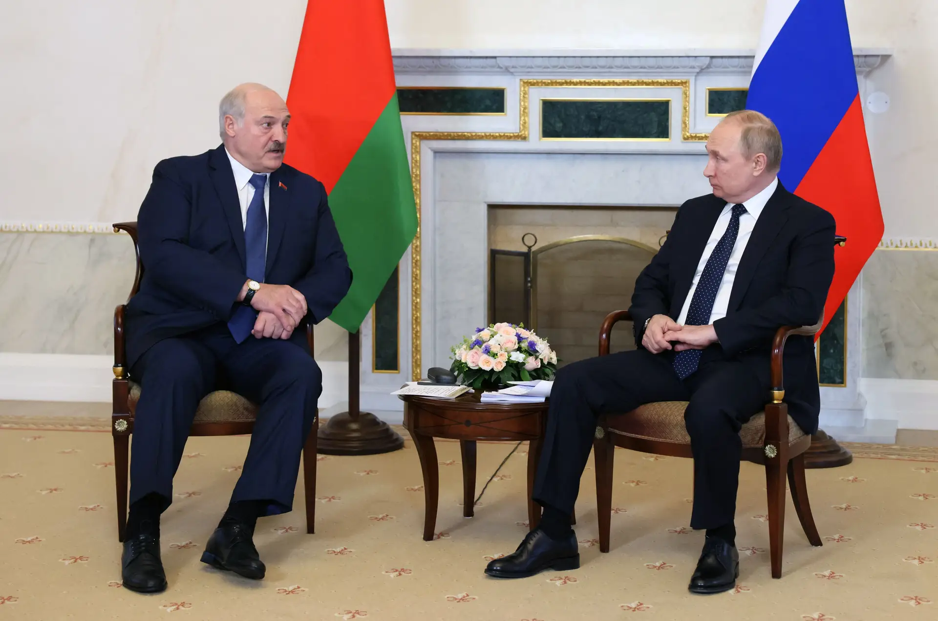 Rússia abastece Bielorrússia com novo material bélico