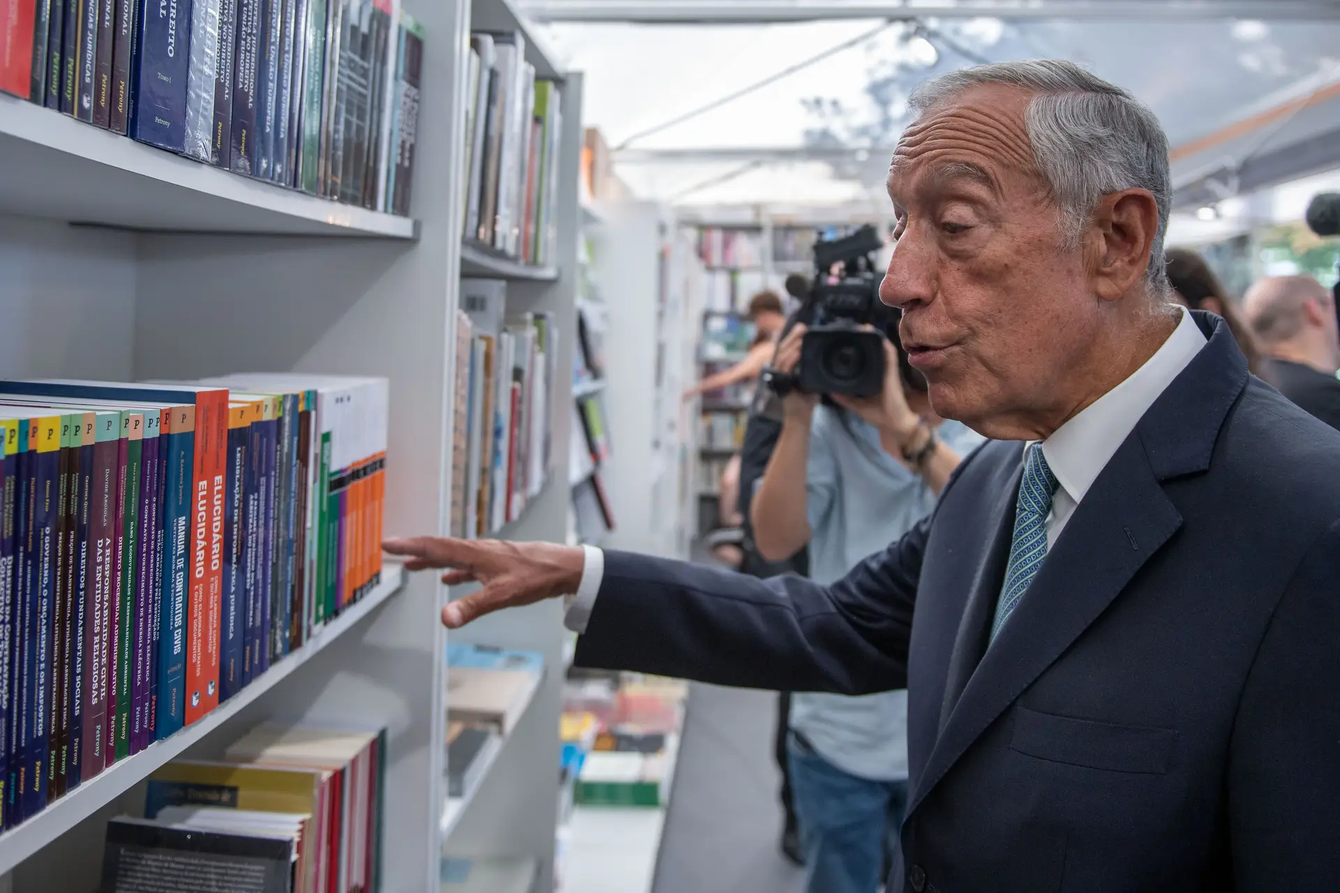 Marcelo diz que é preciso saber "como é feita a regulação" do preço do gás