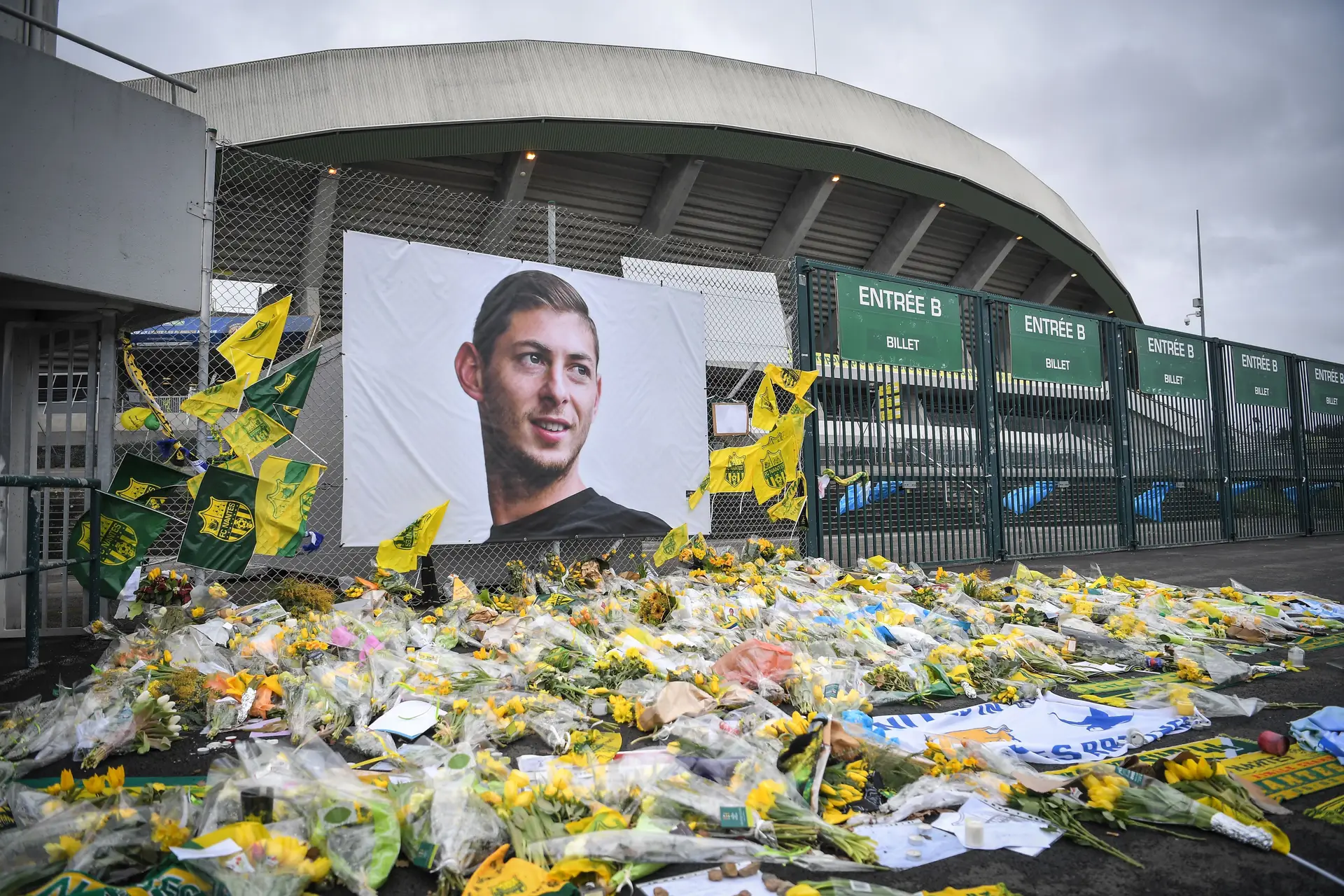 Jogador argentino Emiliano Sala está em avião desaparecido na França