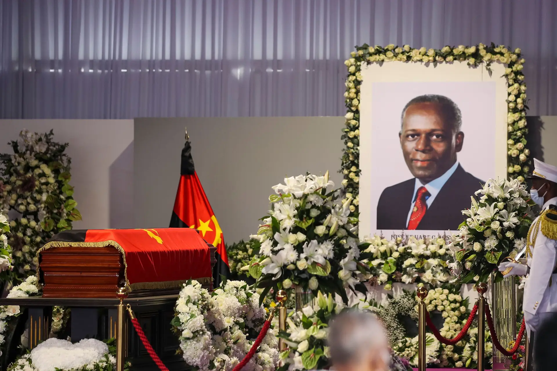 O último adeus a Zédu, o ex-Presidente de Angola