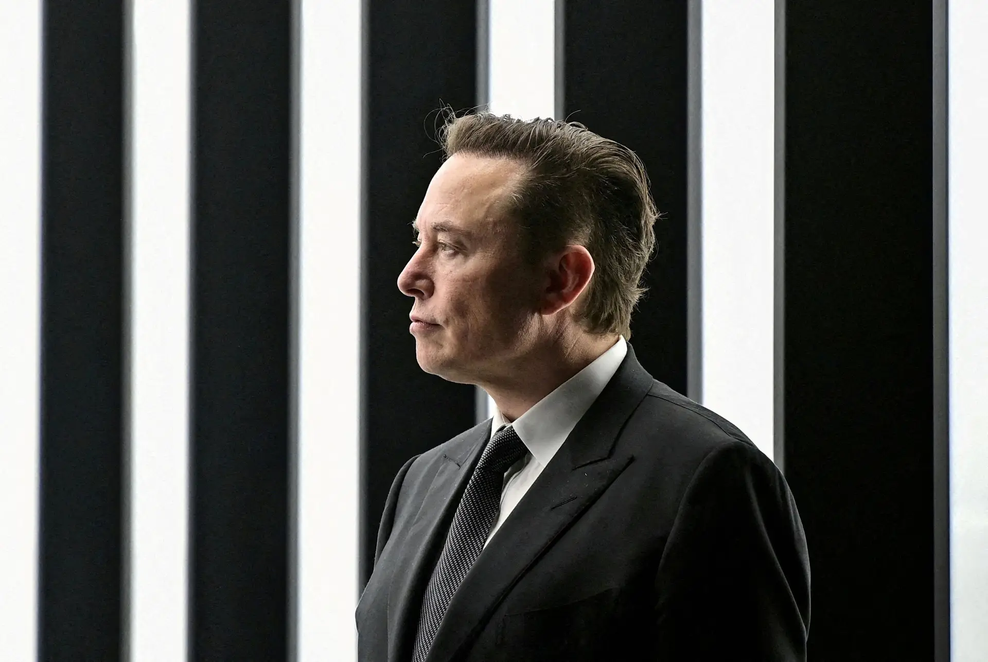 “Civilização pode desmoronar-se": Elon Musk diz que mundo ainda precisa de petróleo e gás 