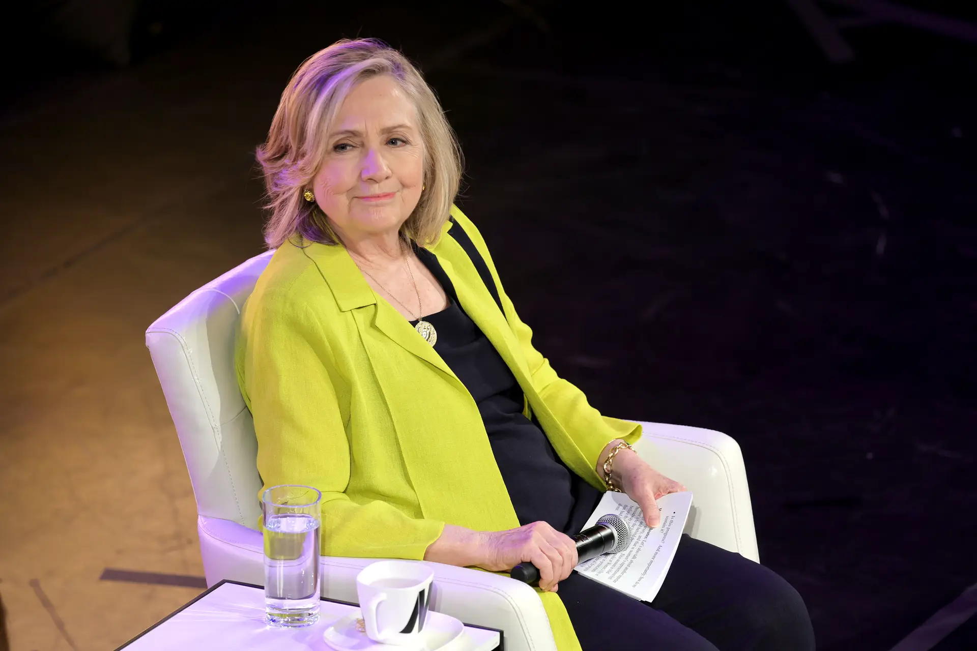"Continua a dançar, Sanna Marin": a partilha animada de Hillary Clinton