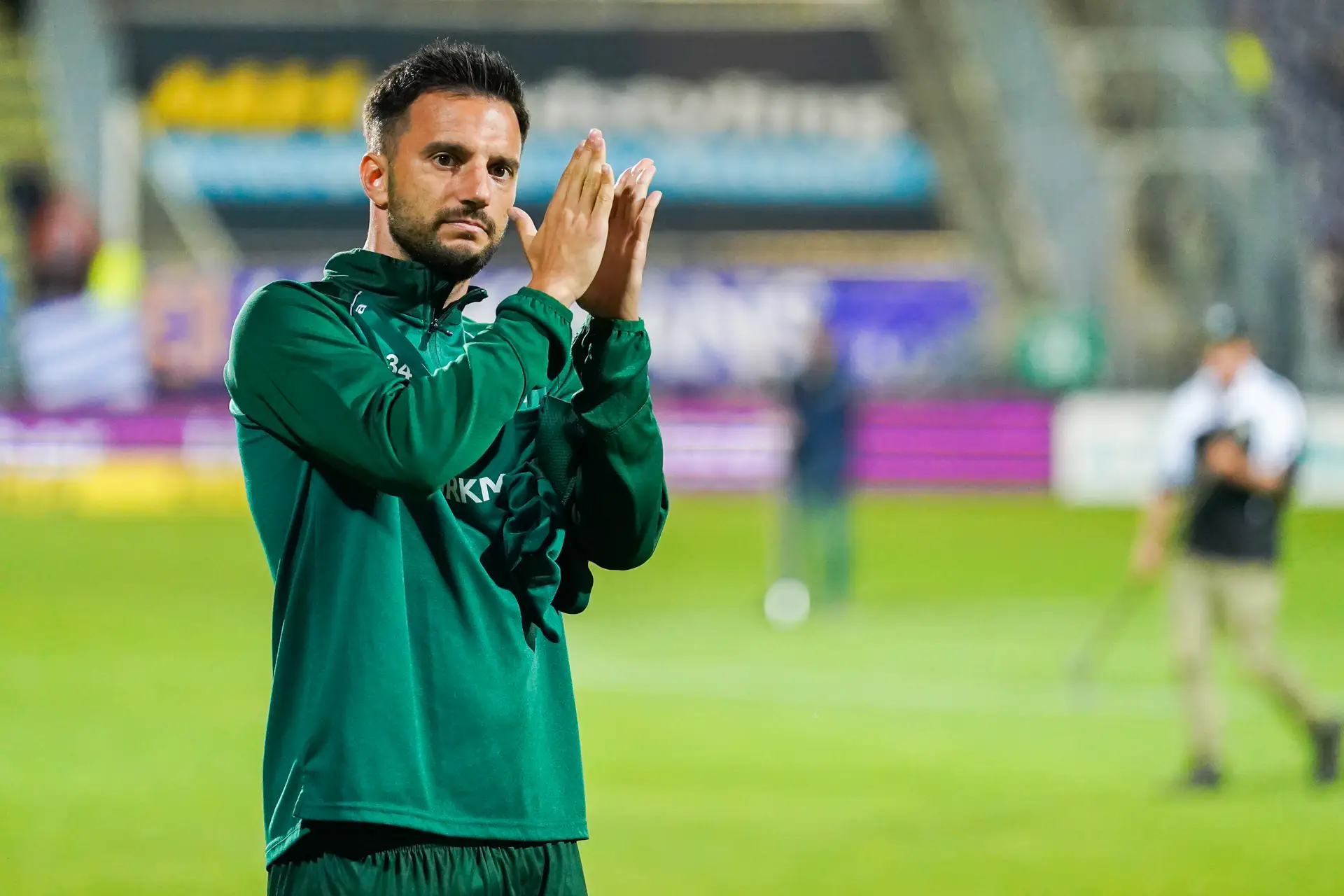 Samaris, ex-Benfica, regressa ao futebol português
