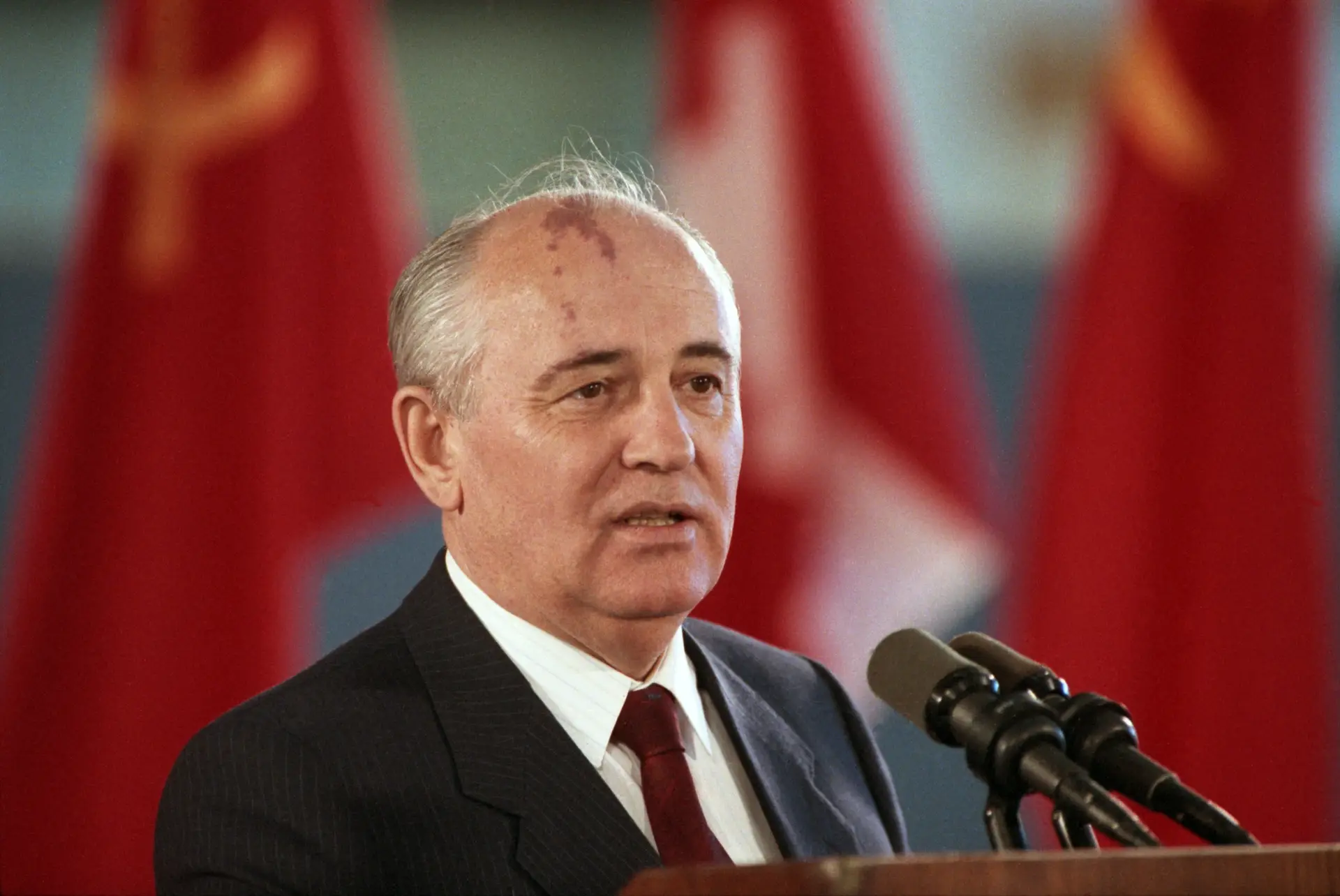 Mikhail Gorbatchov numa visita a Ottawa, Canadá, em 1990