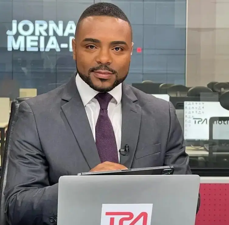 Jornalista angolano revela que “vive com medo” depois de se ter demitido