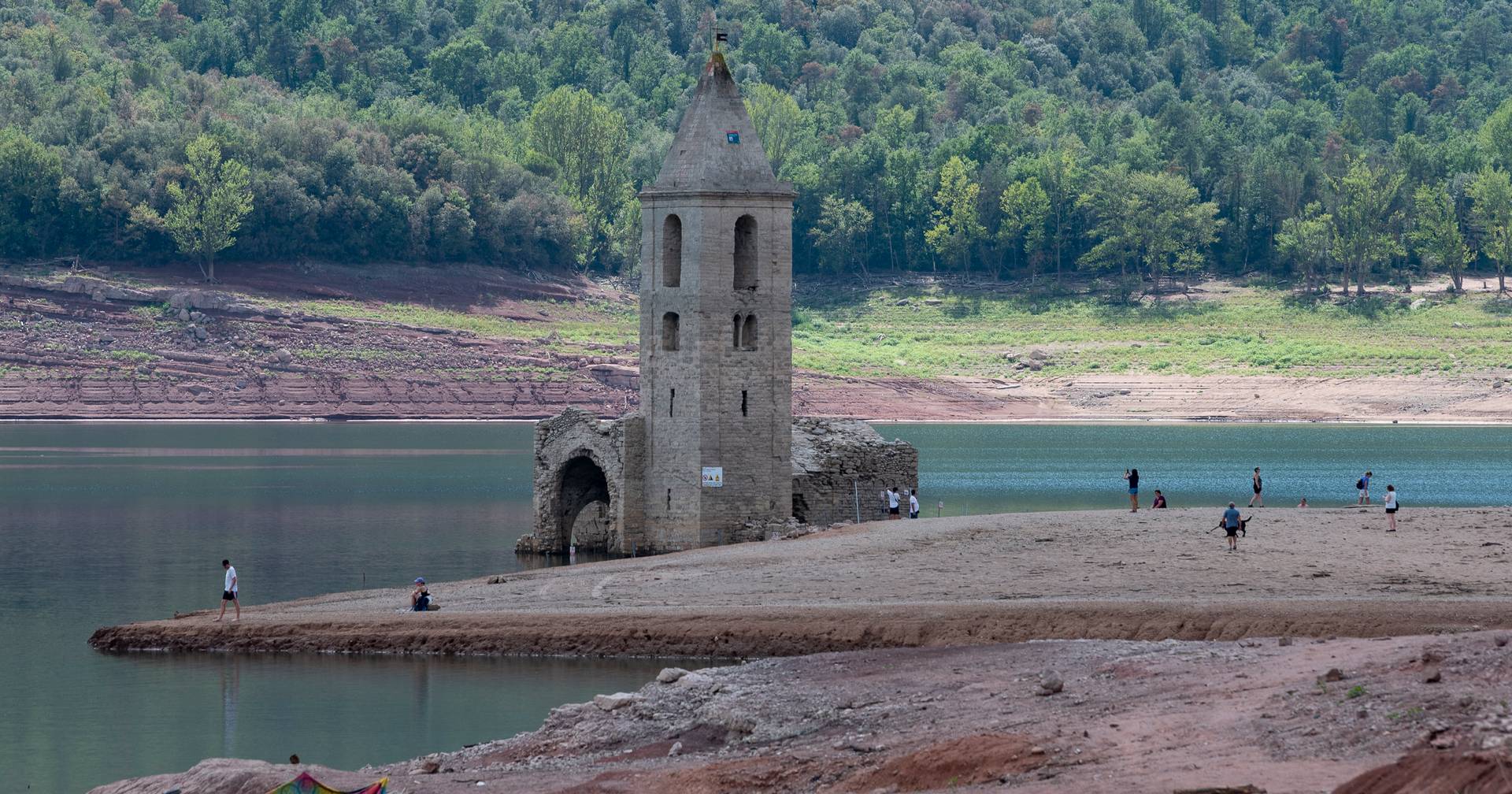 Sequía extrema expone monumentos de miles de años en España