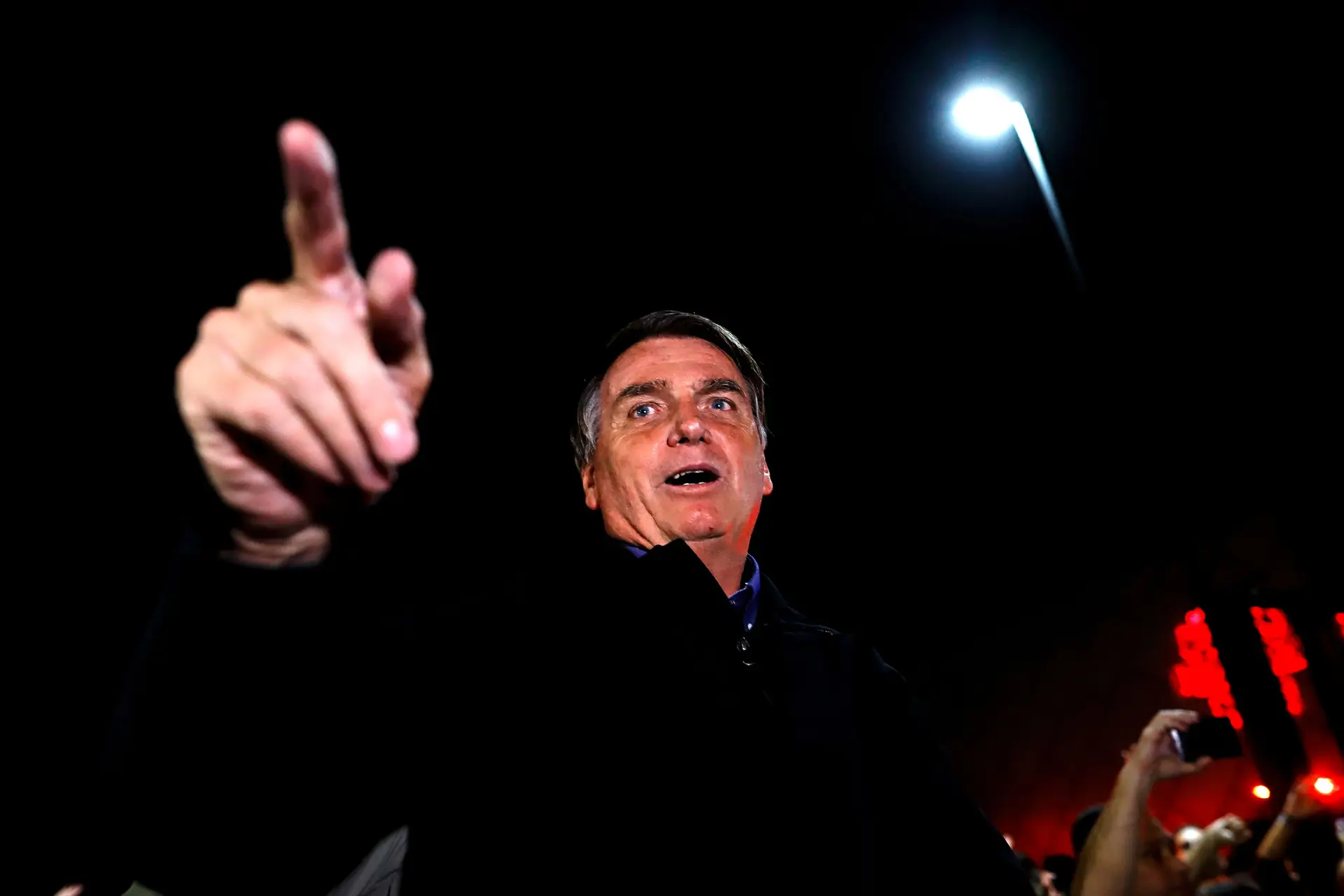 Presidenciais no Brasil: Bolsonaro falta a entrevista com canal brasileiro