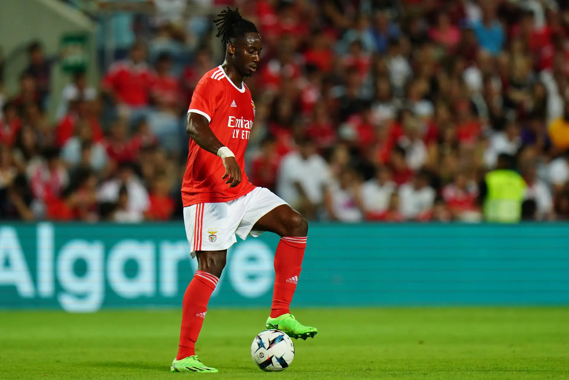 Benfica oficializa empréstimo de Meité à Cremonese