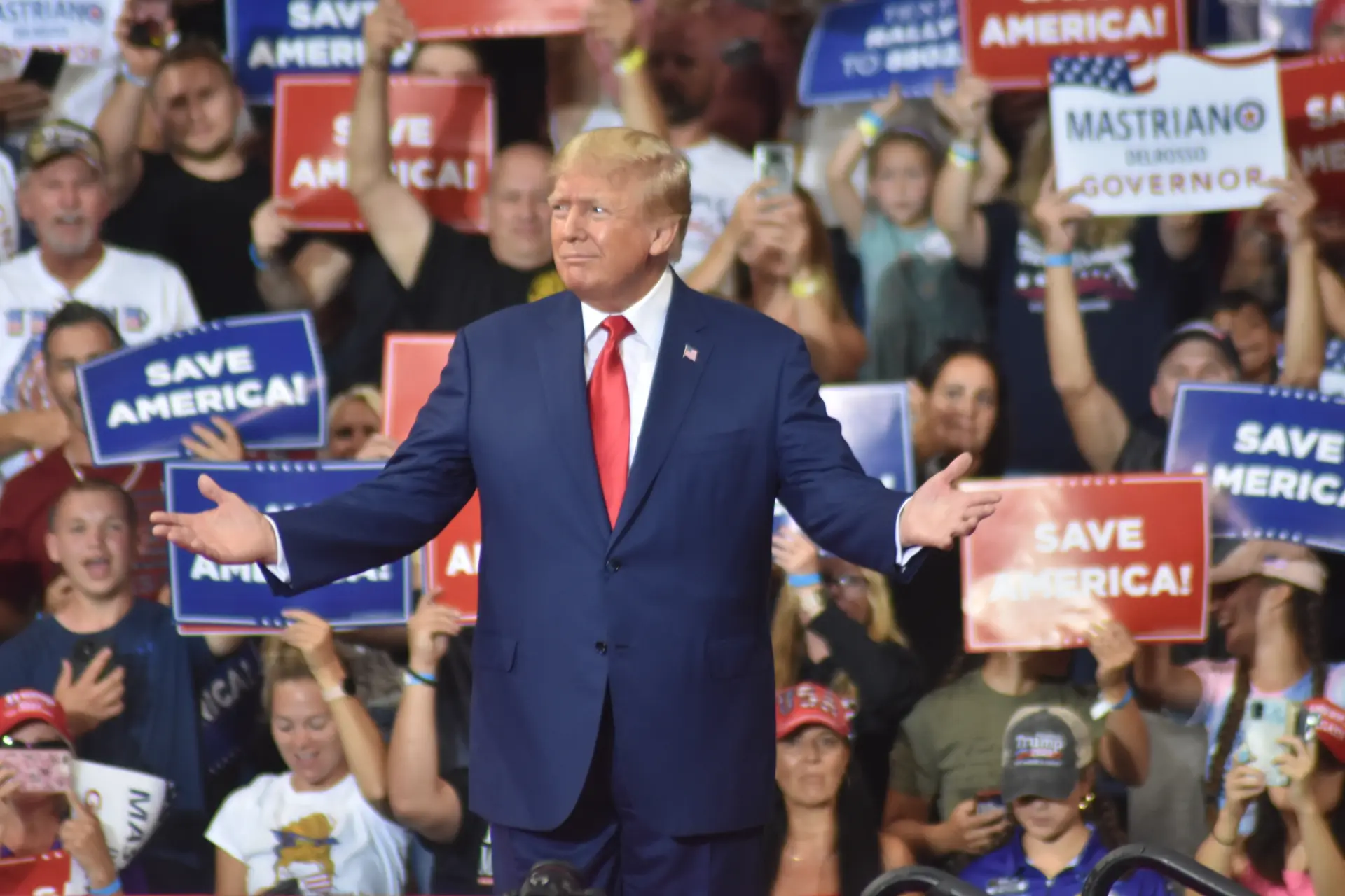 Trump diz que Joe Biden é um "inimigo da nação"