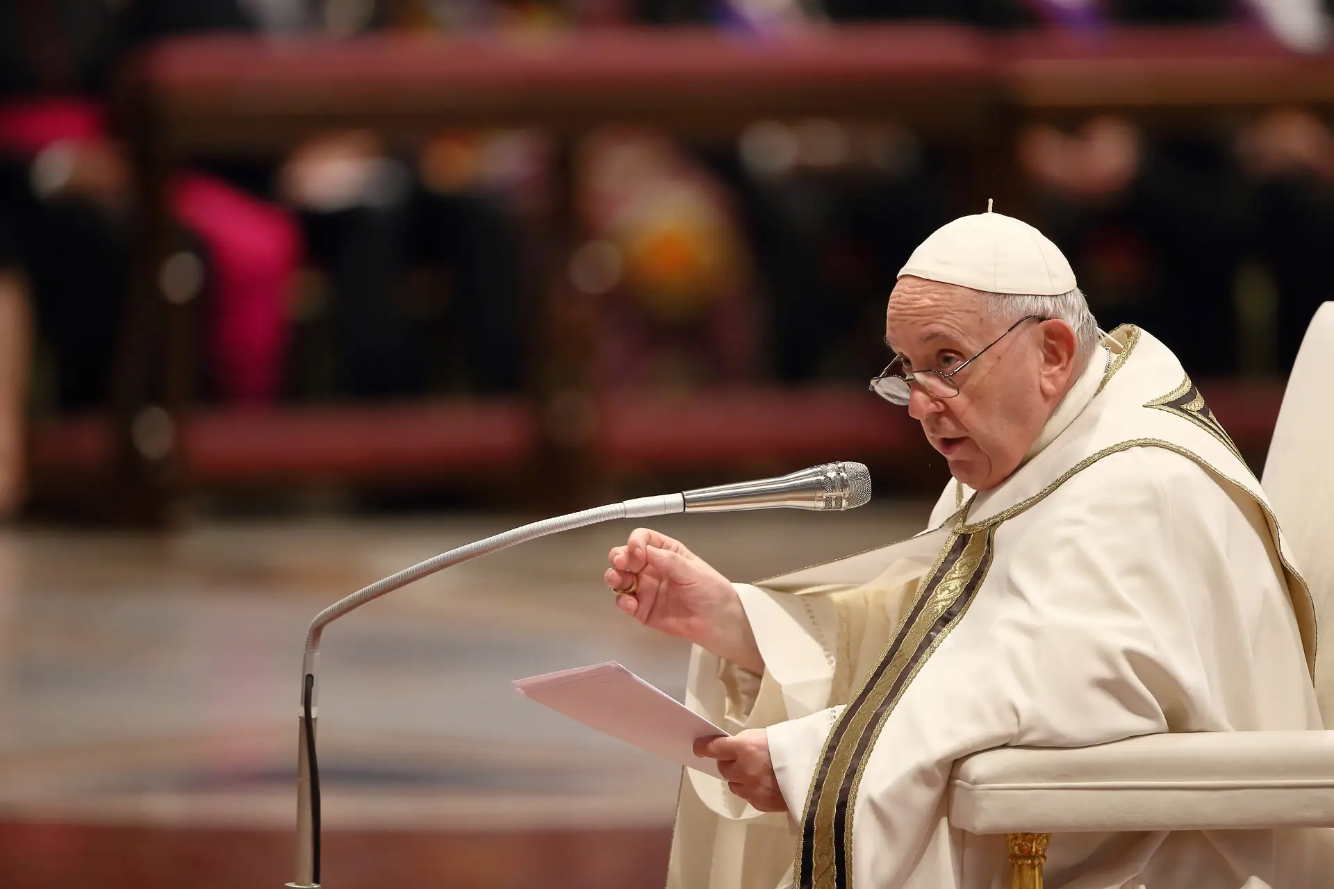 Papa Francisco diz que "diálogo é difícil" face a "situação trágica" na Ucrânia