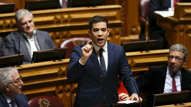 Vice-presidente do PSD compara medidas da Habitação de Costa às de Salazar