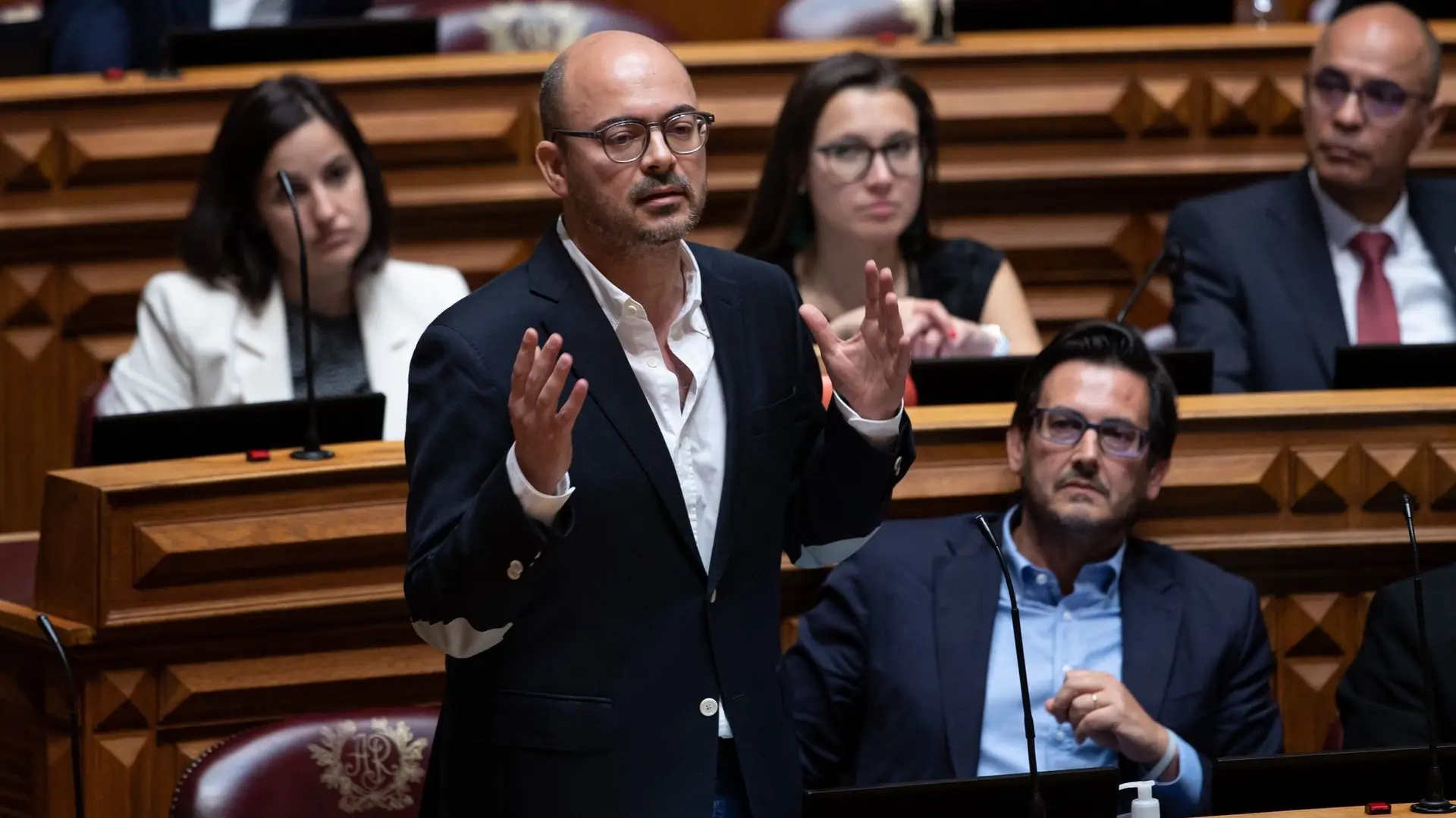IL acusa ministro da Cultura de "pouca cultura democrática"