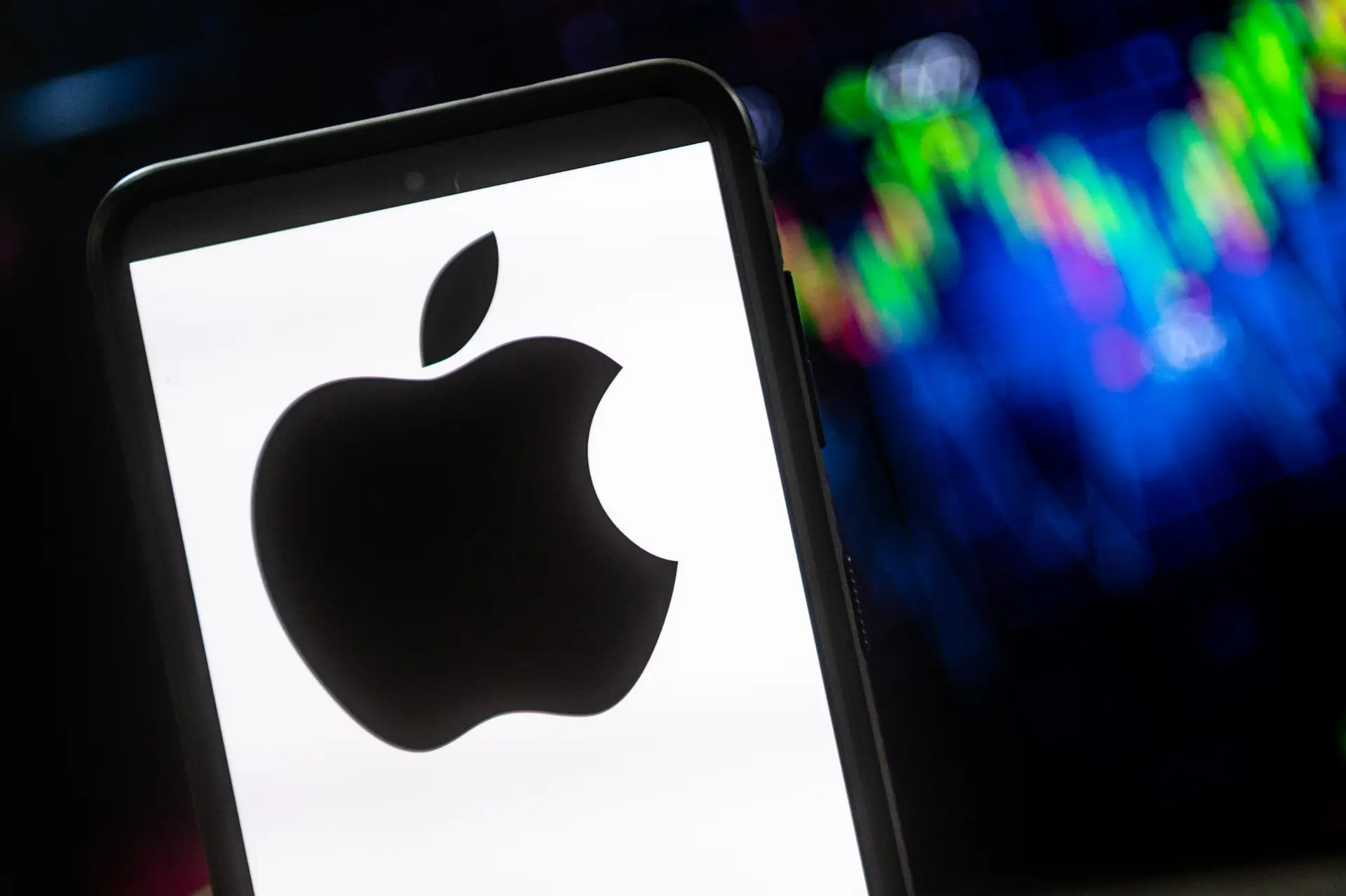 Apple recebe multa e é proibida de vender Iphone sem carregador no Brasil