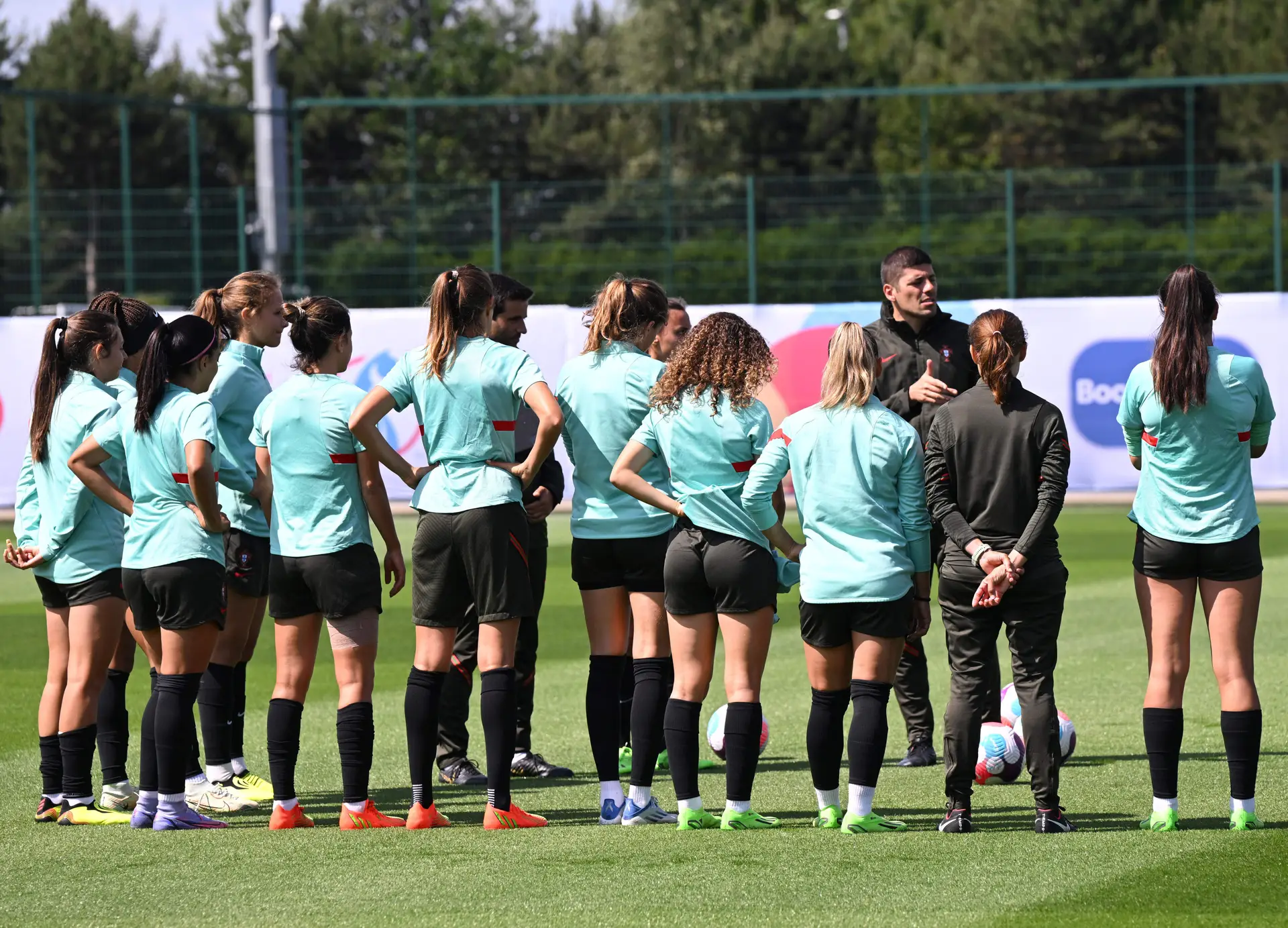 Portugal procura vencer Turquia e seguir para o play-off do Mundial feminino
