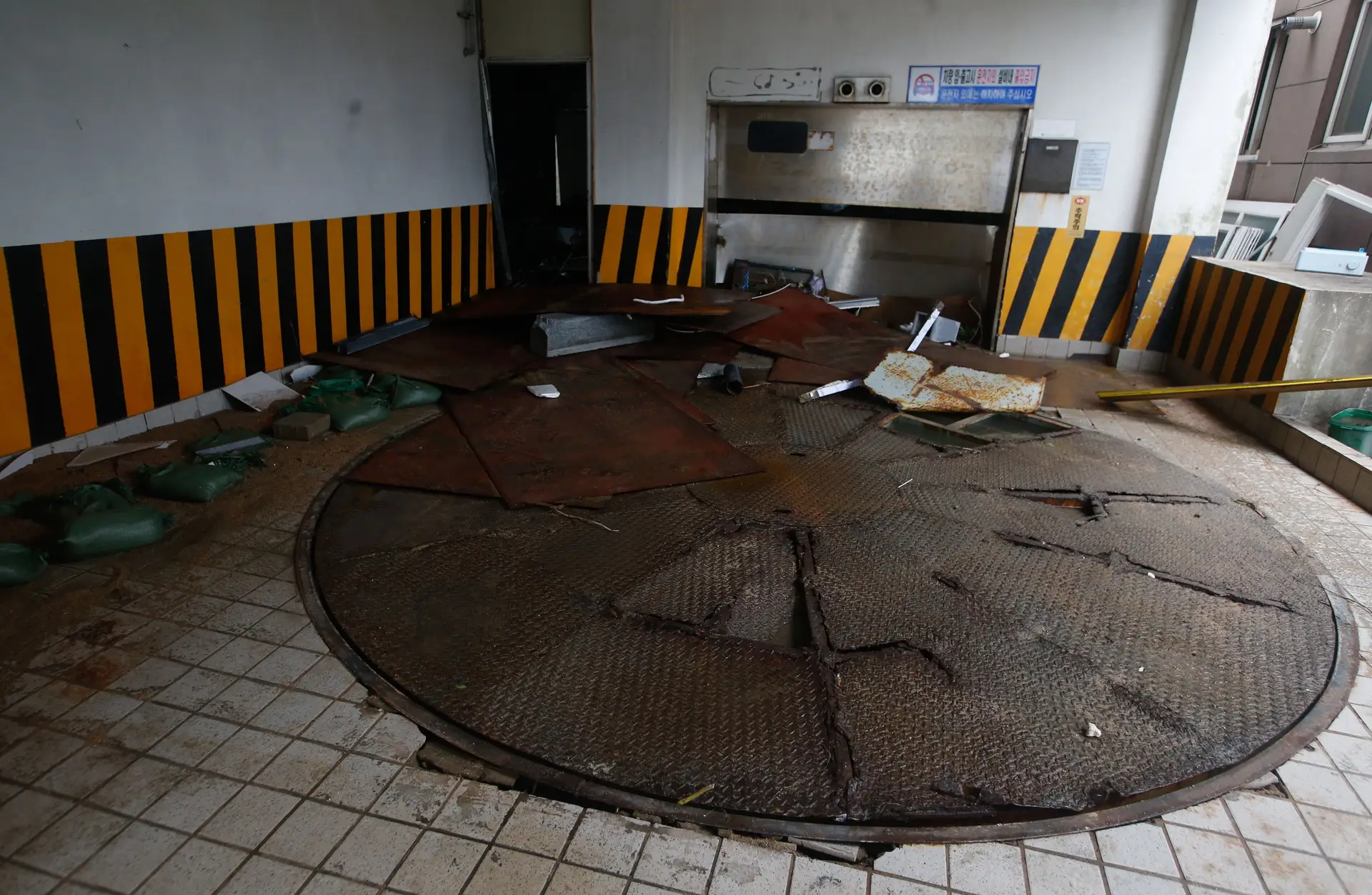 O rasto de destruição deixado pelo tufão Hinnamor na Coreia do Sul