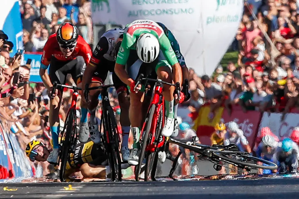 Tricampeão Roglic abandona Volta a Espanha após queda.