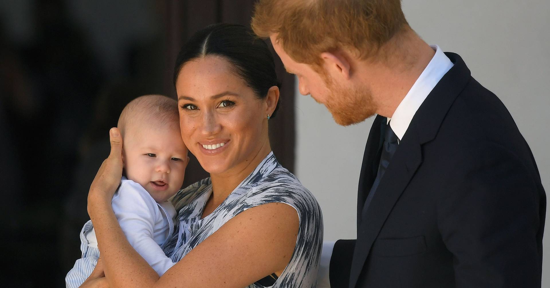 Filhos de Harry e Meghan tornam-se príncipe Archie e princesa Lilibet ...