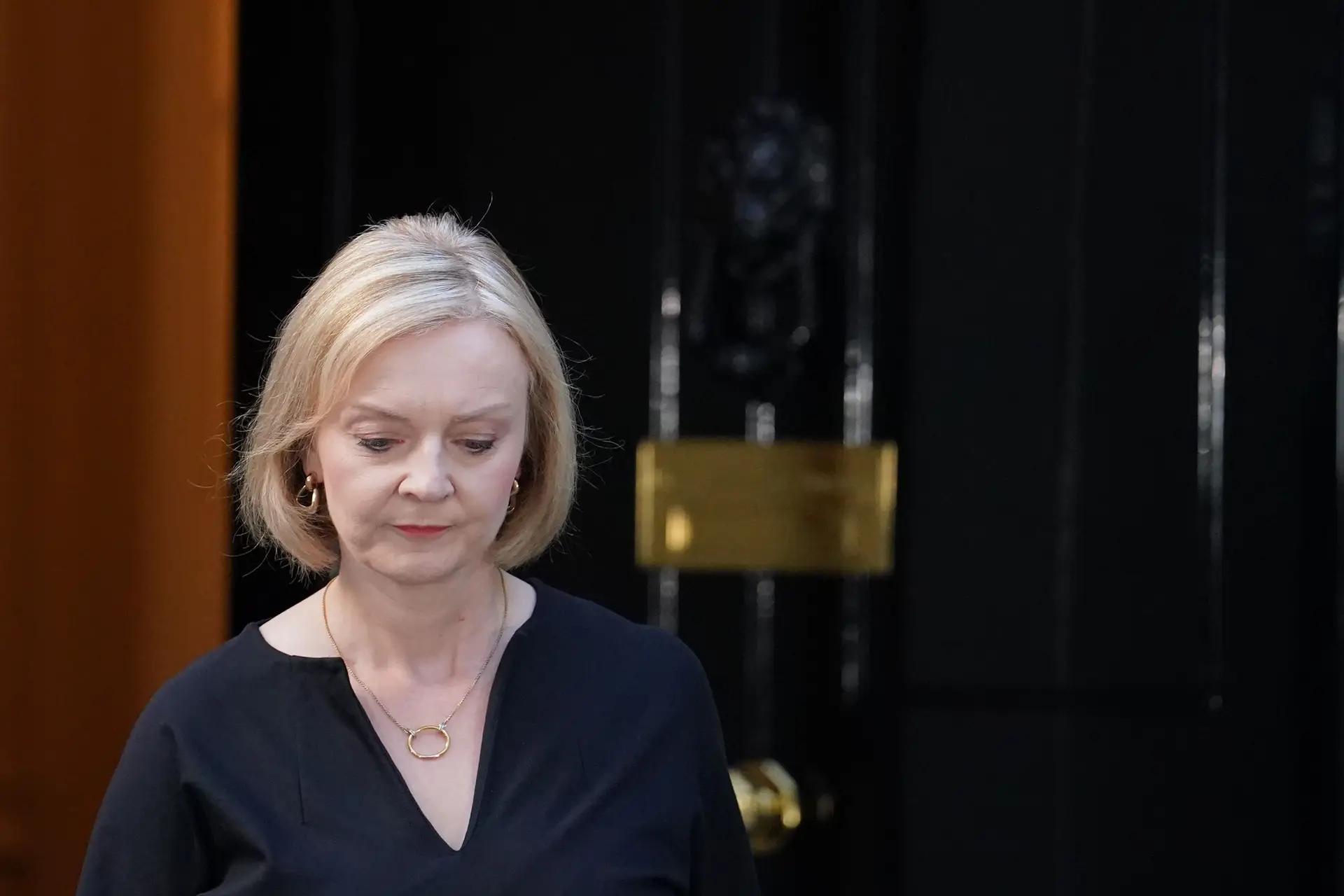 Primeira-ministra britânica declara "lealdade e devoção" ao Rei Carlos III