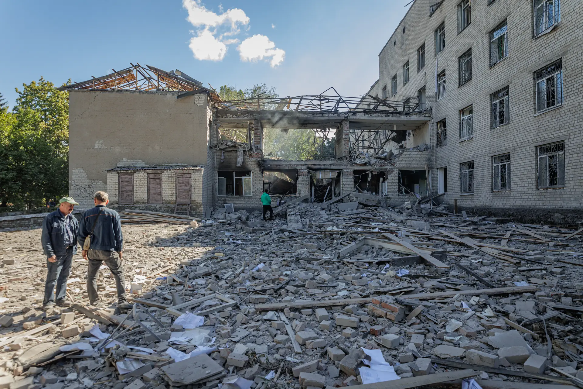 Pelo menos sete mortos em ataques aéreos ucranianos em Donetsk