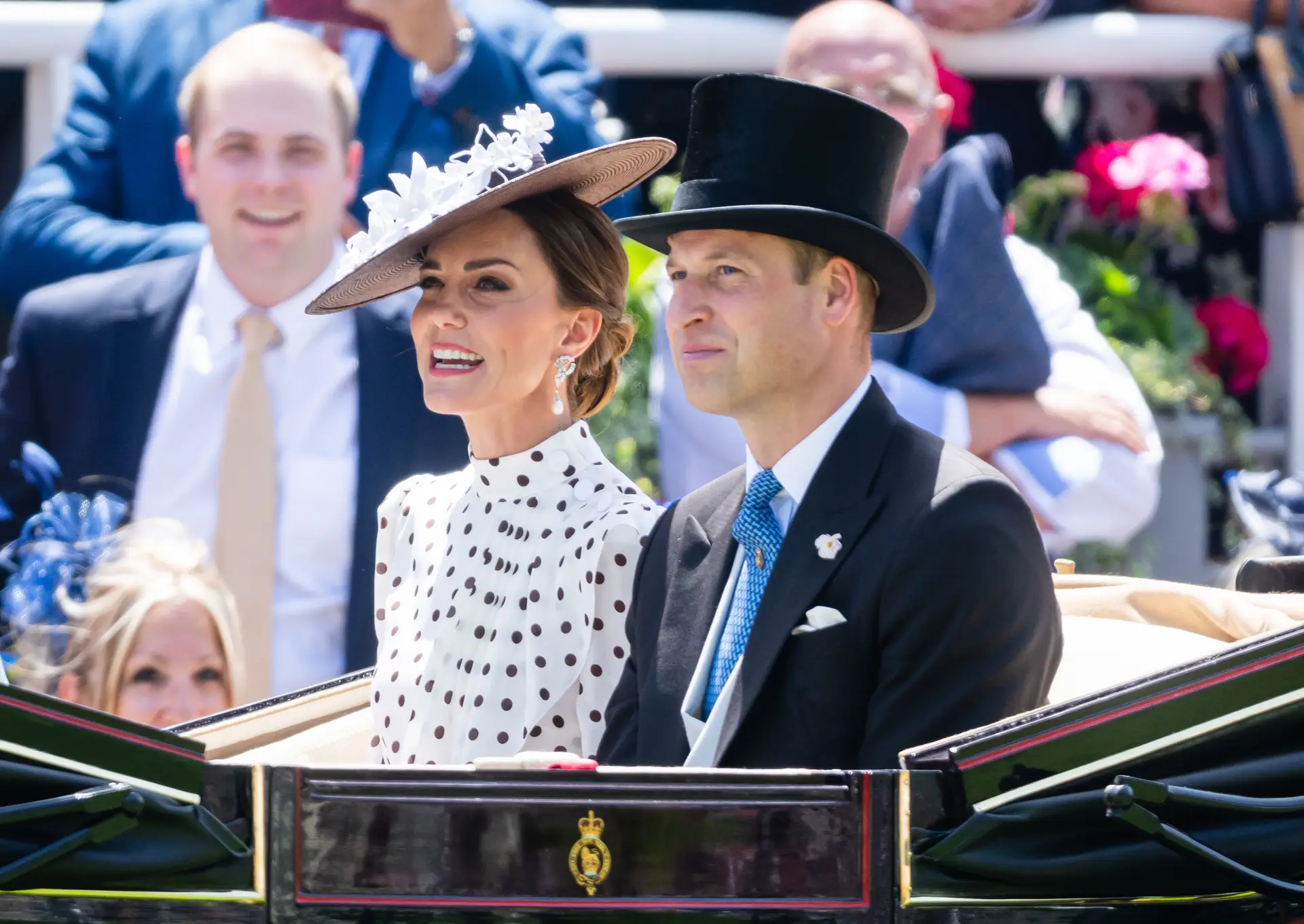Príncipe William e Kate Middleton adquirem novos títulos