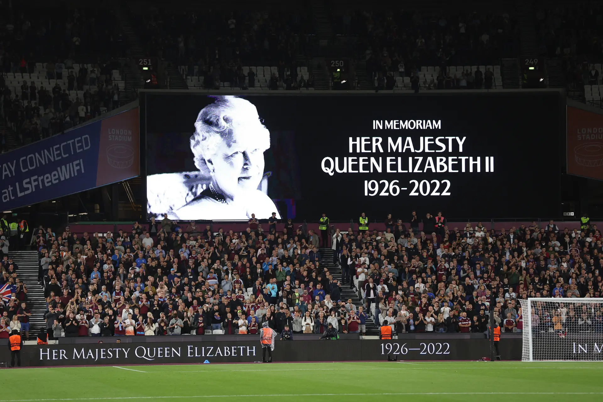 OFICIAL: Jogos da Premier League adiados depois da morte da Rainha
