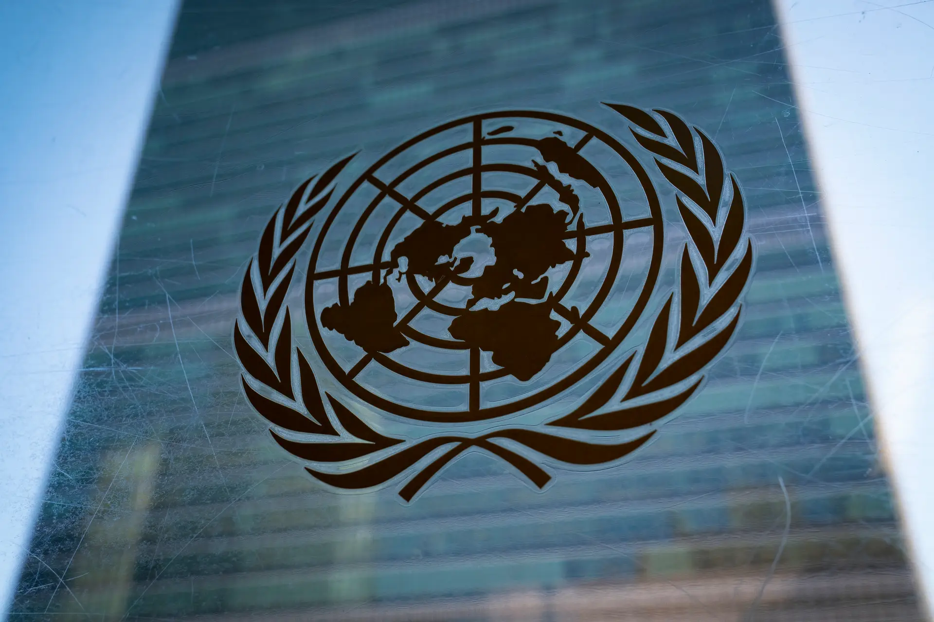 Símbolo das Nações Unidas.