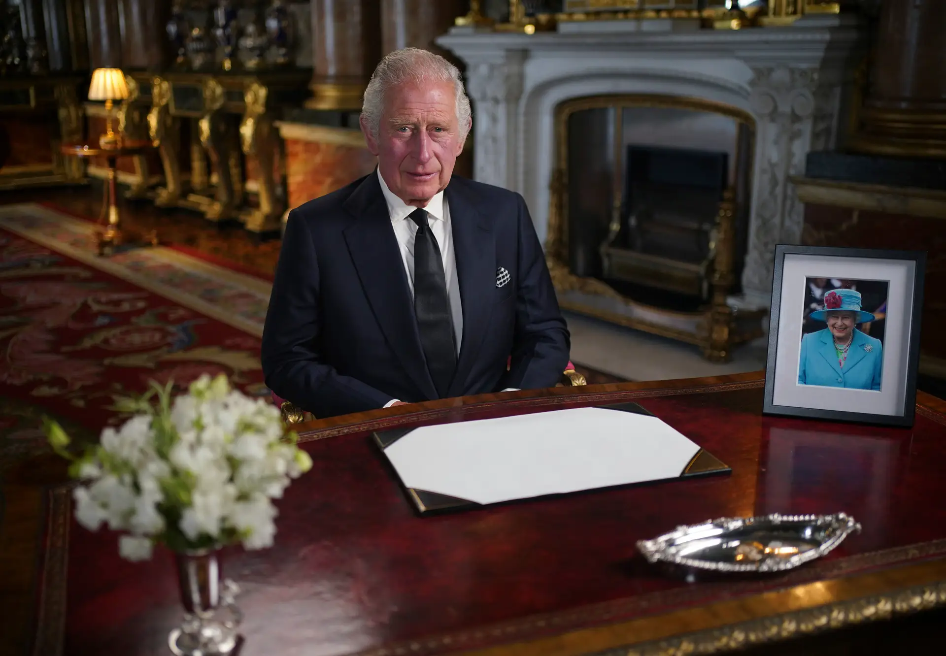 Rei Carlos III fala pela primeira vez à nação