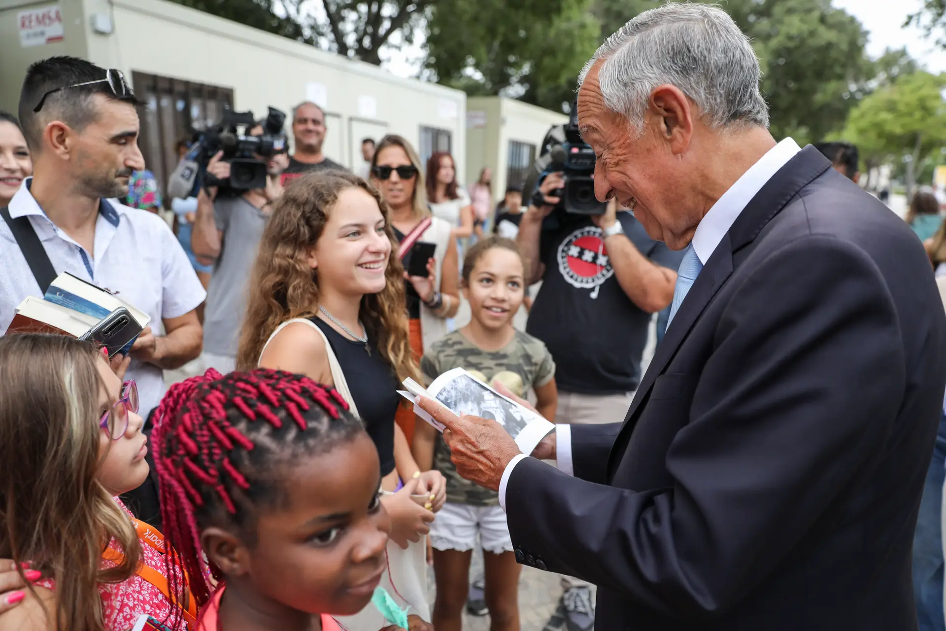 Marcelo saúda elevado número de alunos no ensino superior, "grande passo do 25 de Abril"