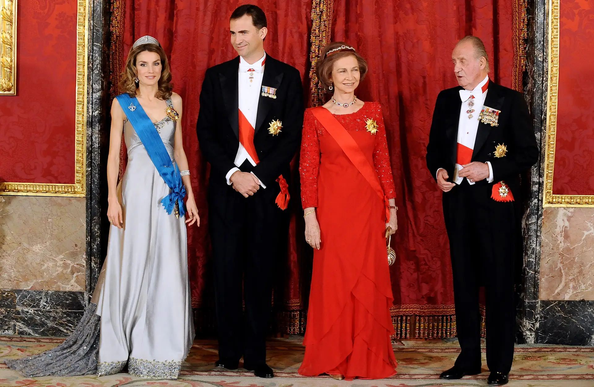 Reis de Espanha e Juan Carlos e Sofia vão ao funeral da Rainha Isabell II
