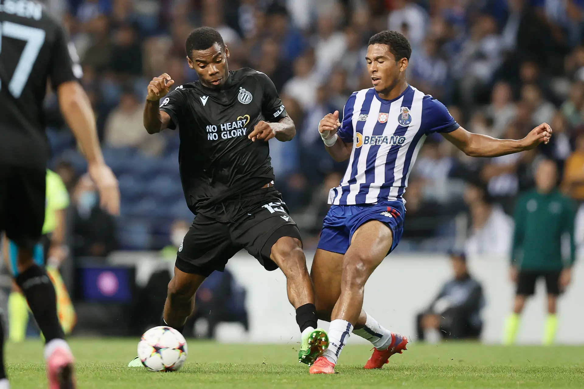 Atenção FC Porto: Club Brugge vence com reviravolta em casa do Charleroi