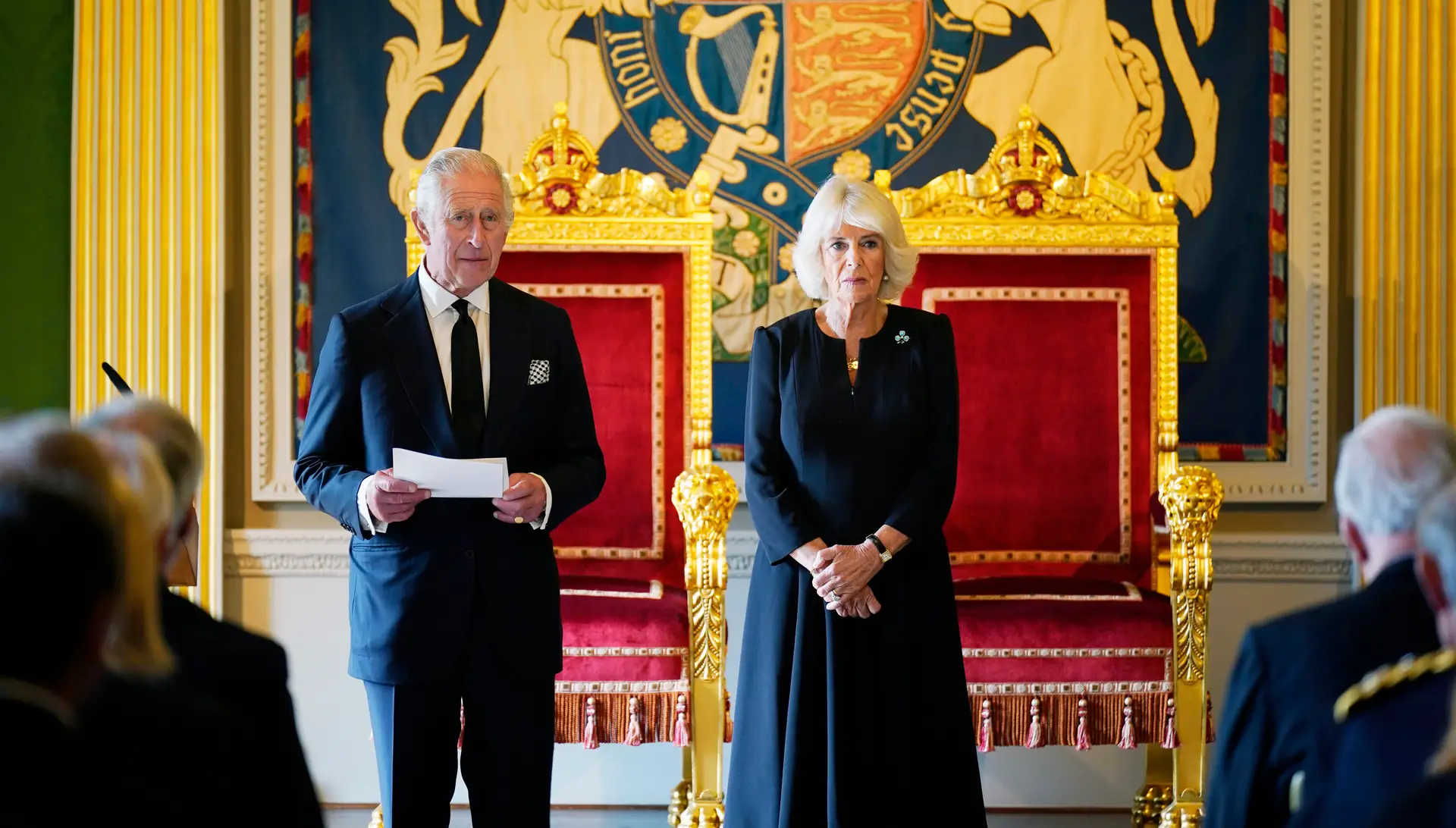Rei Carlos III e a rainha consorte em visita à Irlanda do Norte