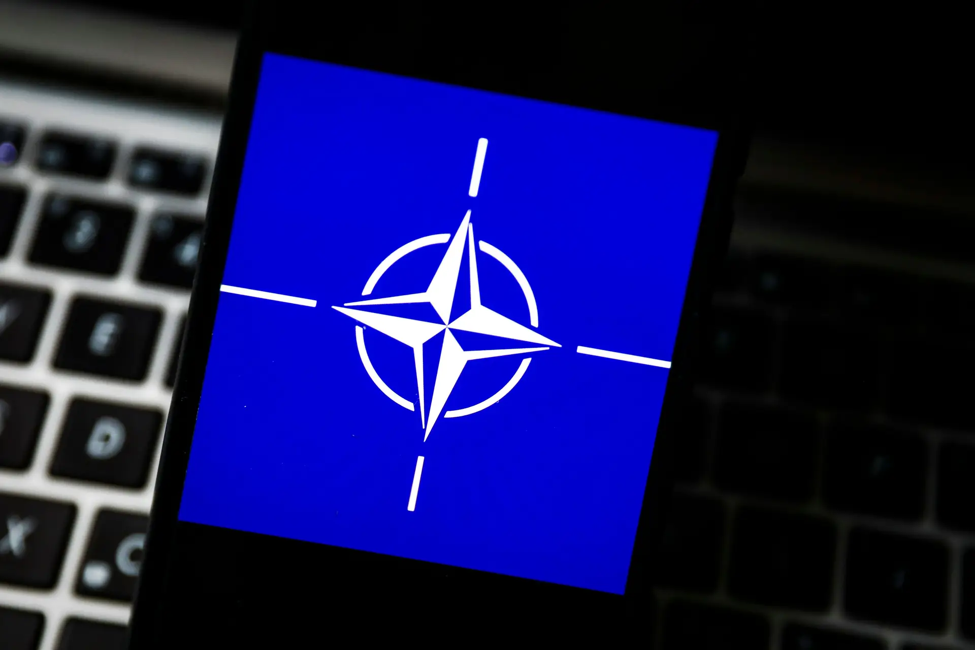Polónia pondera invocar artigo 4.º da NATO após queda de míssil