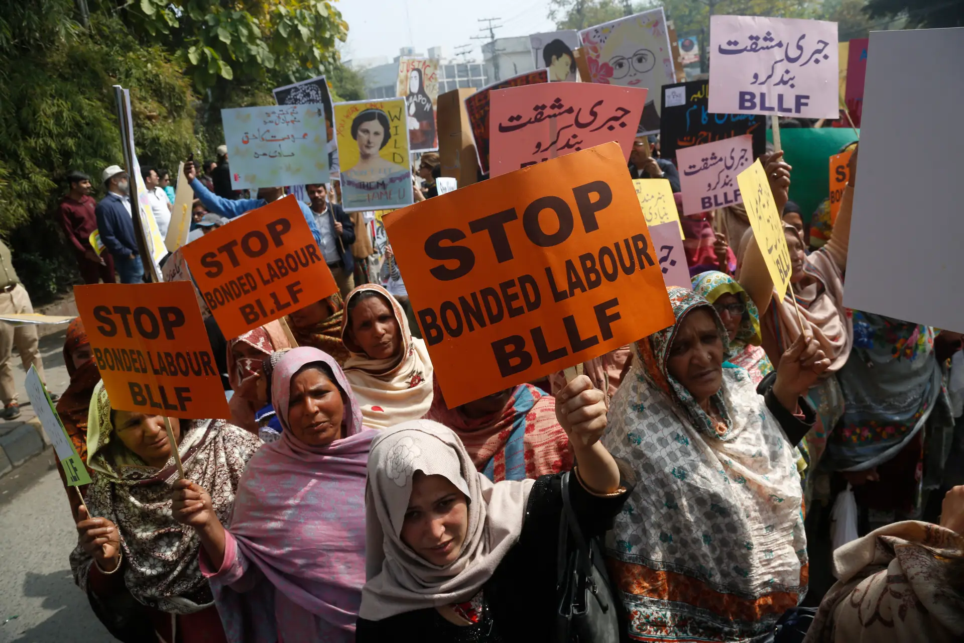 Mulheres paquistanesas contra a escravatura moderna.
