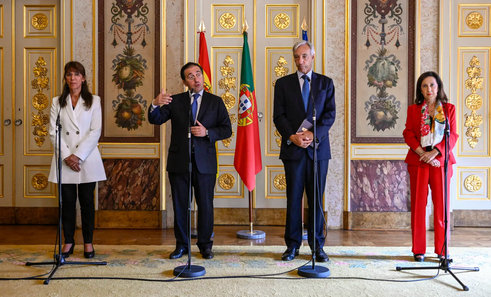 Reunião ministerial entre Portugal e Espanha no formato 2+2, dos ministros dos Negócios Estrangeiros e da Defesa.