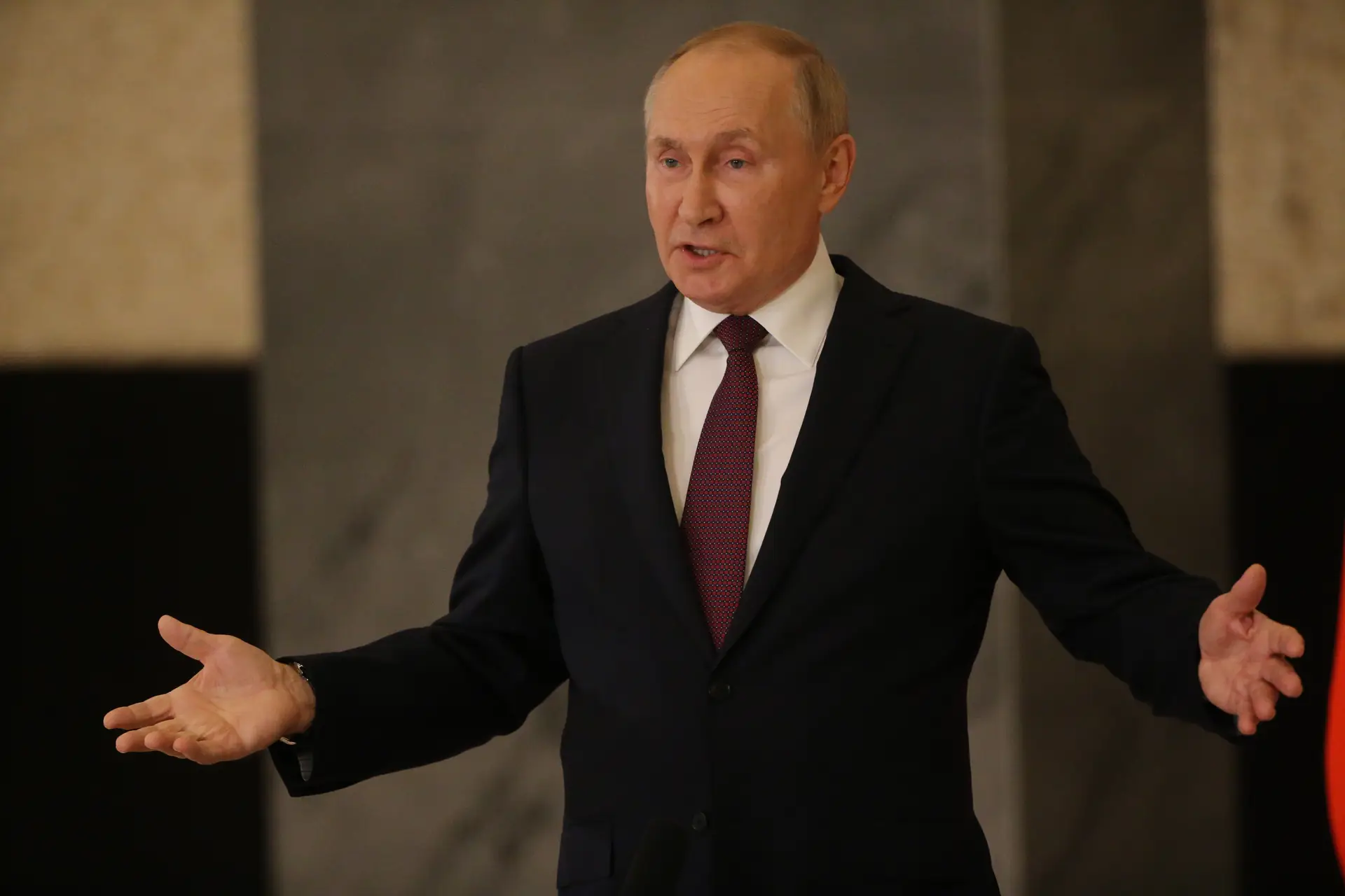 "Basta pressionarem o botão e tudo se resolve": a solução de Putin para a crise energética