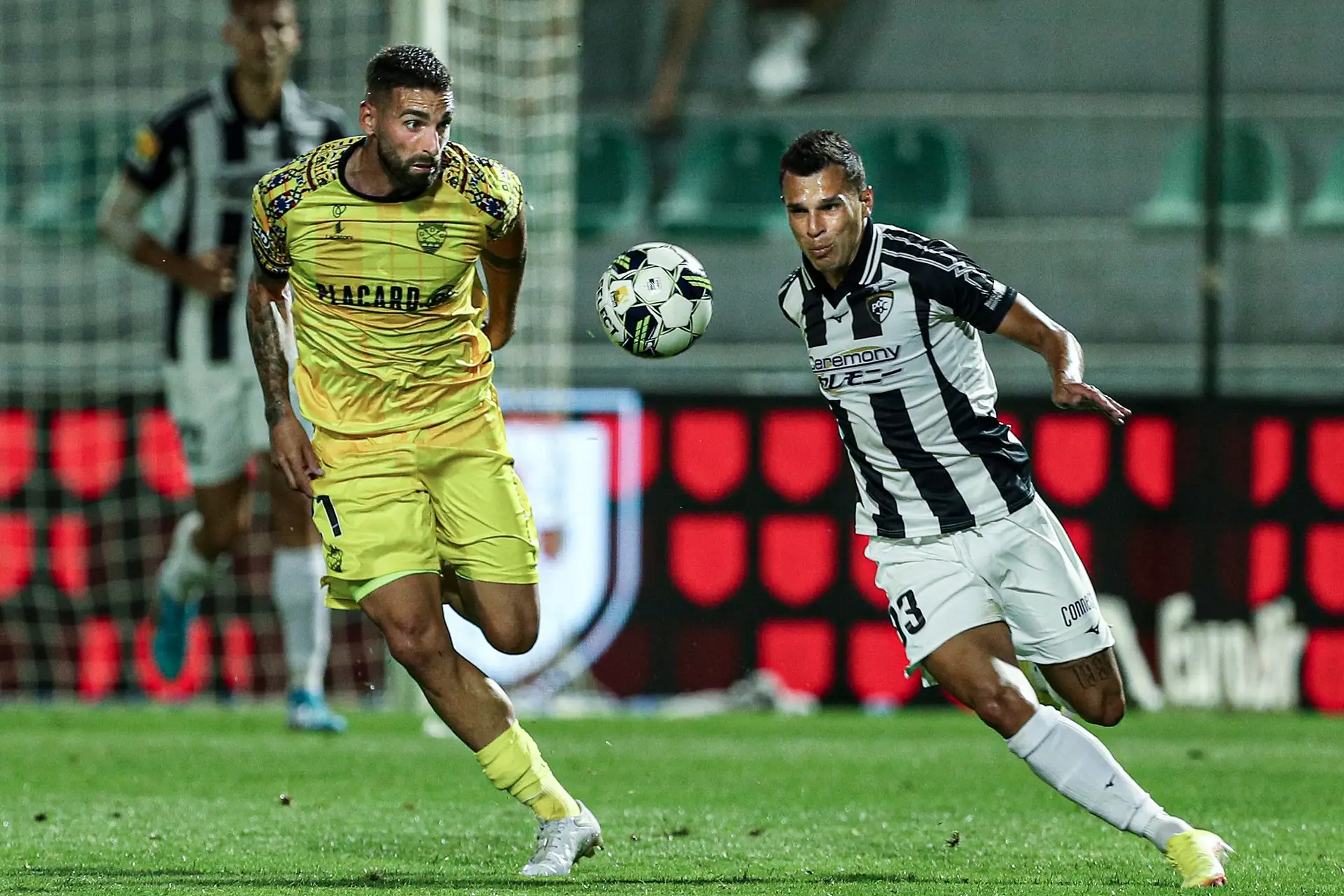 Penálti dá vitória a Portimonense frente ao Chaves