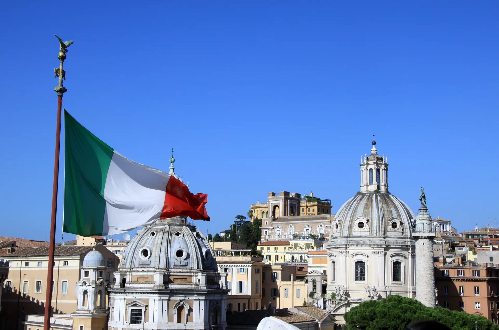 Itália aprova segundo pacote legislativo anti-inflação de 17.000 milhões de euros