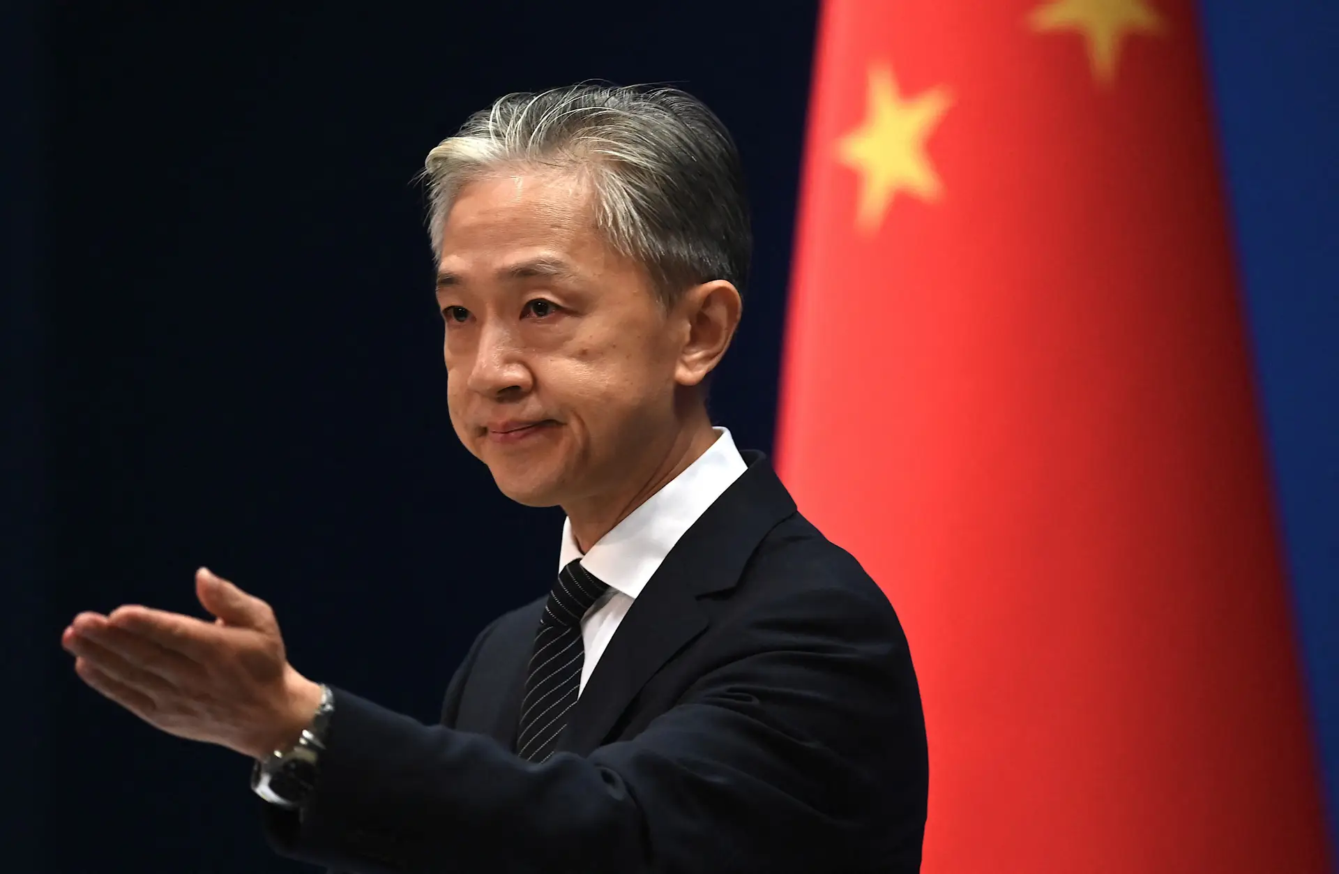 Wang Wenbin, porta-voz do Ministério dos Negócios Estrangeiros da China.