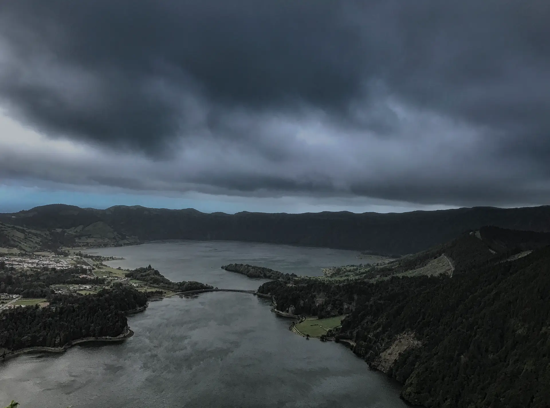 Chuva forte e trovoada deixa Açores sob aviso amarelo