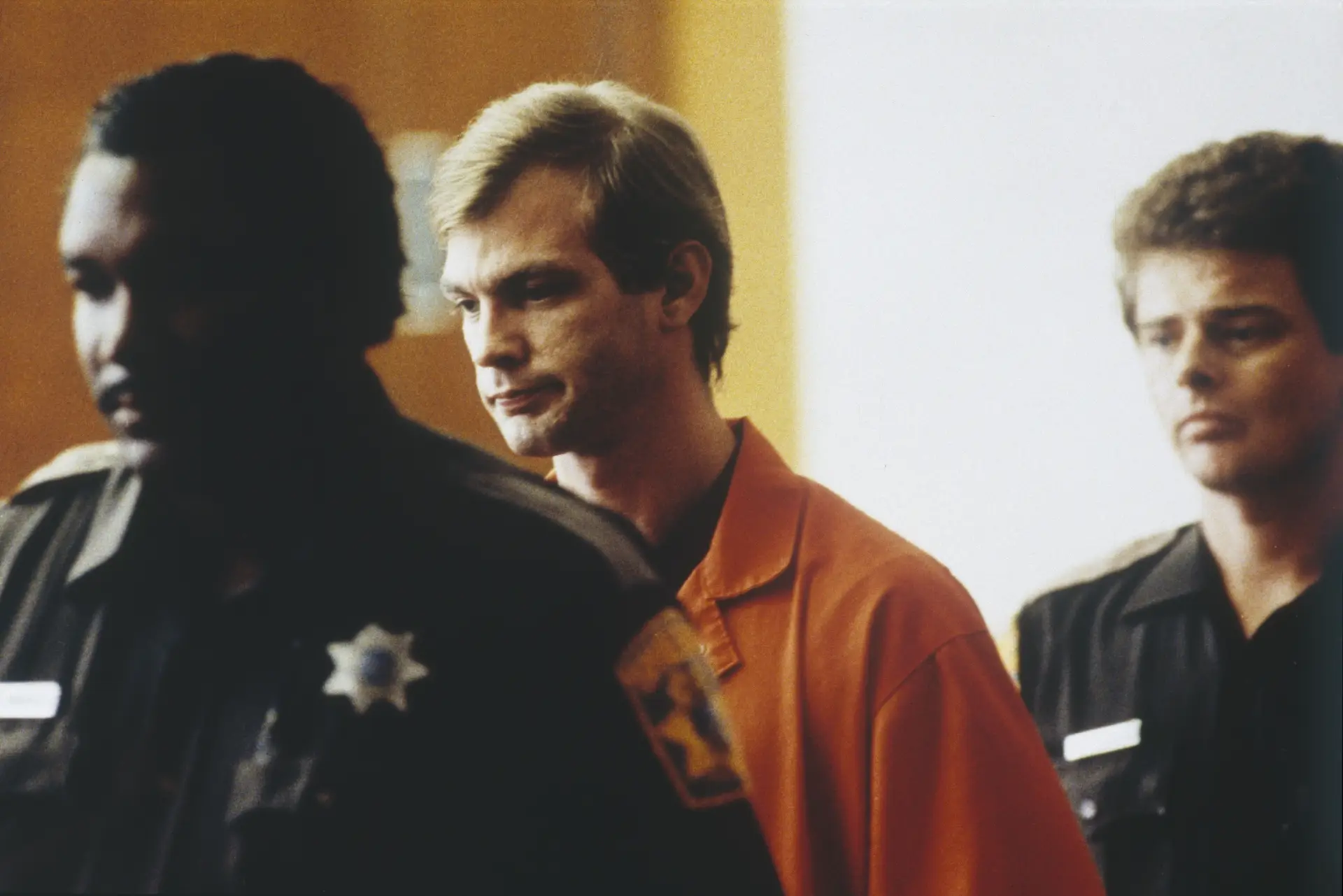 Jeffrey Dahmer, o serial killer também conhecido como The Butcher of Milwaukee matou 17 homens e meninos de ascendência africana ou asiática, entre 1978 e 1991