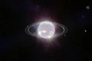 Neptuno e os seus anéis brilham numa imagem inédita do telescópio James Webb