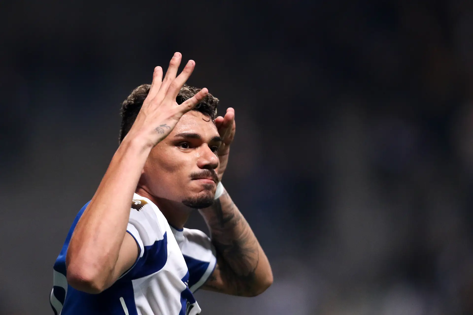 Avançado Tiquinho Soares coloca FC Porto em tribunal