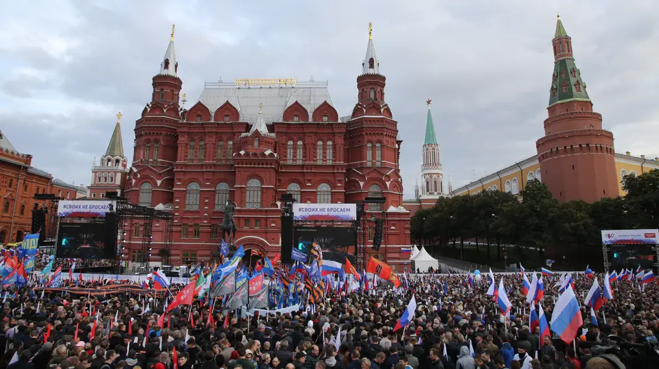 Manifestação em pró-Kremlin em Moscovo
