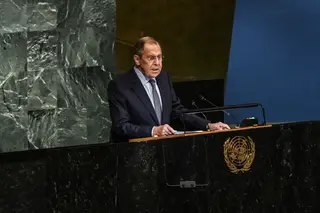Lavrov acusa Ocidente de russofobia "grotesca" e faz aviso sobre referendos
