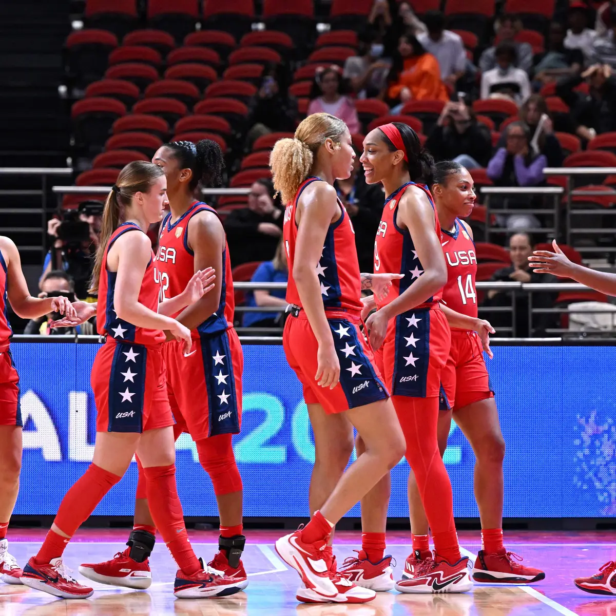 BASQUETEBOL Liderança e última invencibilidade da Liga em jogo 