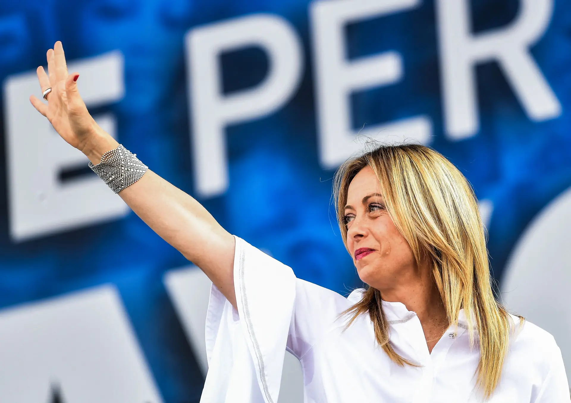 Giorgia Meloni garantiu à Ucrânia que poderá contar com o total apoio do novo Governo italiano