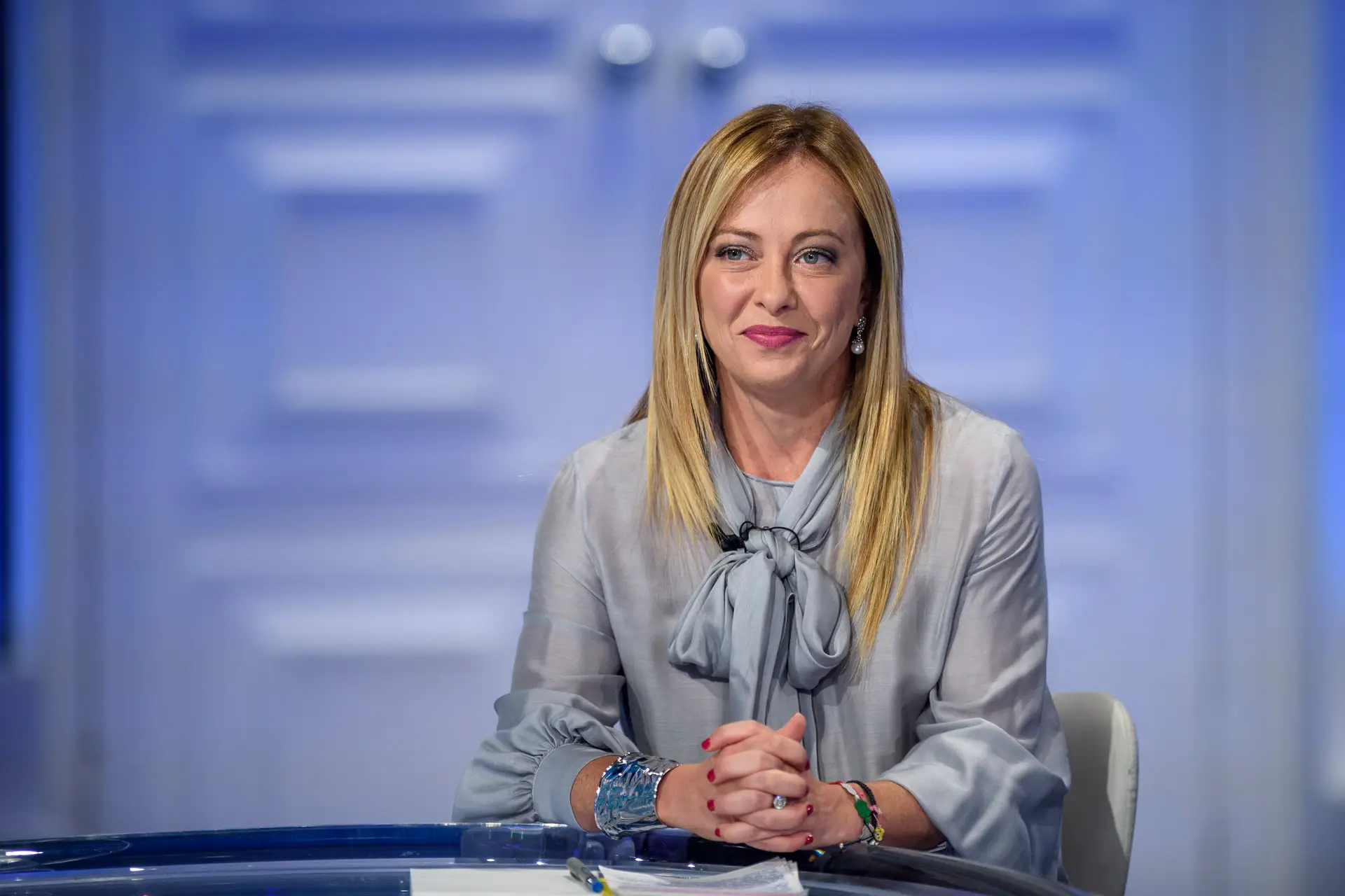 Primeira-ministra eleita em Itália mostrou apoio à Ucrânia em conversa com Zelensky