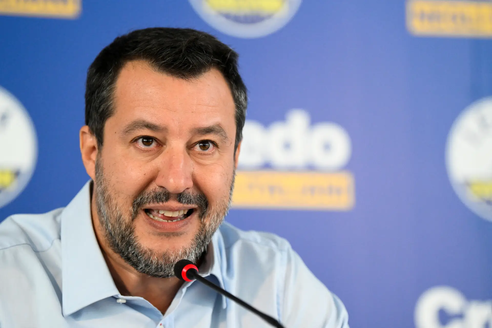Partido italiano de Salvini escolhe candidato polémico para as eleições europeias