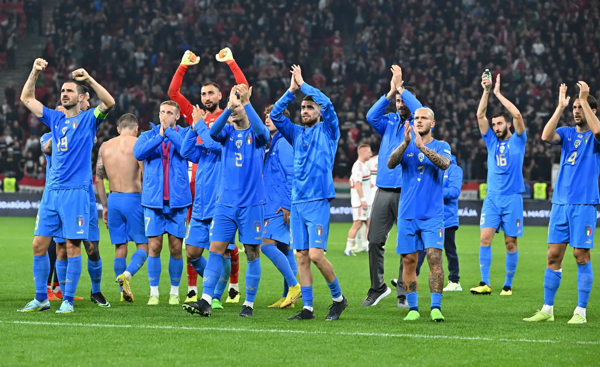 Itália venceu a Hungria por 2-0 