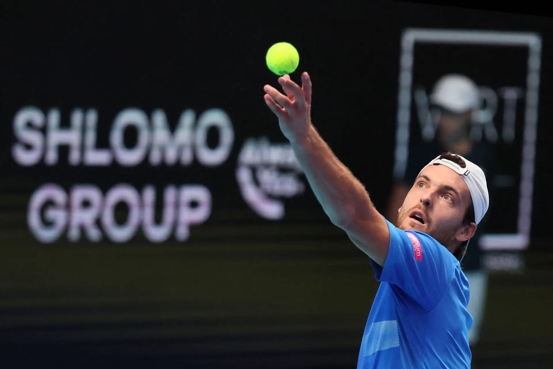 João Sousa eliminado na primeira ronda do torneio de ténis de Telavive.
